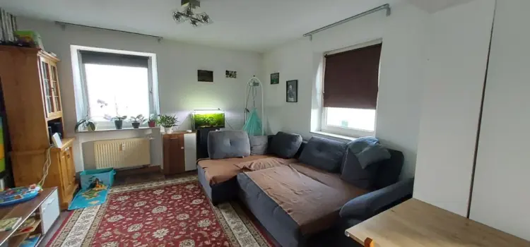 Gut geschnittene 2/3Zi.-Wohnung, große Abstellkammer, Keller, Stellplatz Gut geschnittene 2/3Zi.-Wohnung, große Abstellkammer, Keller, Stellplatz