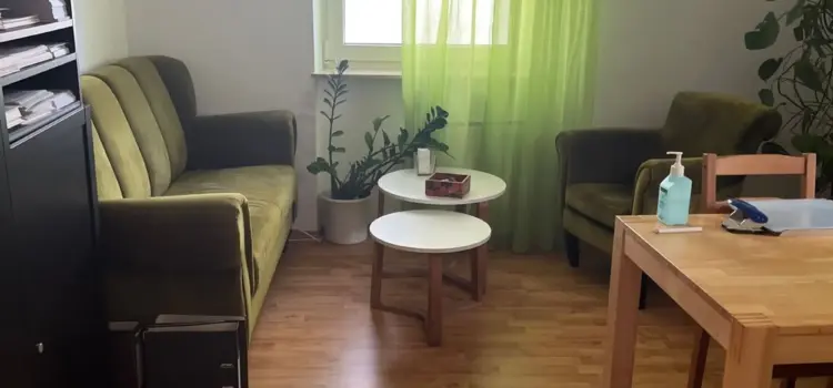 Gemütliche 1-Zi.-EG-Wohnung mit Pantry-Küche, Parkhausstellplatz Gemütliche 1-Zi.-EG-Wohnung mit Pantry-Küche, Parkhausstellplatz